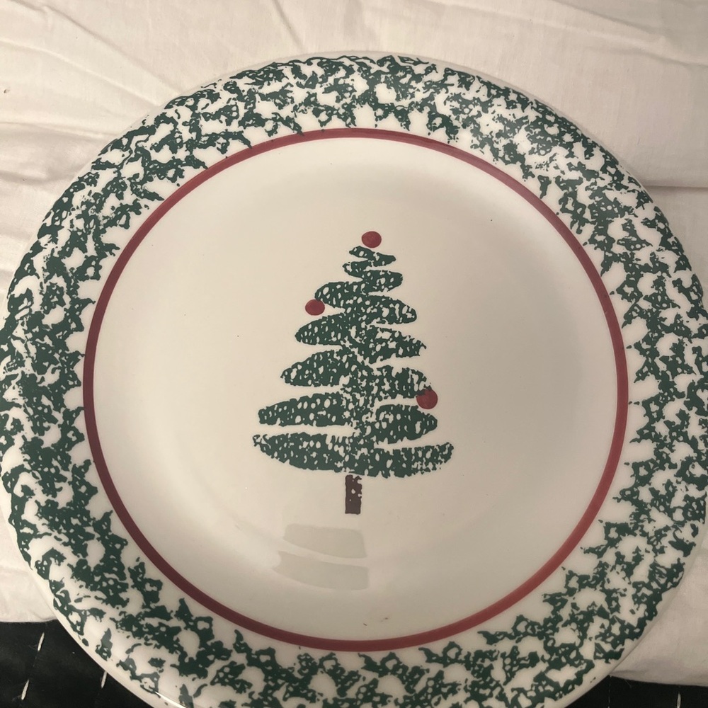 VTG Dinner Plates 10.5 in.Furio Home HolidayTree -8 plates- no chips